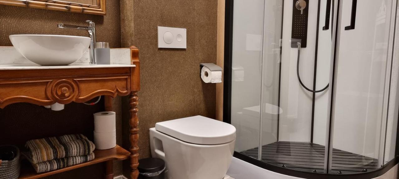 Logies La Chevre Folle - Lodging & Cooking In Style With Shared Kitchen Oostende Dış mekan fotoğraf