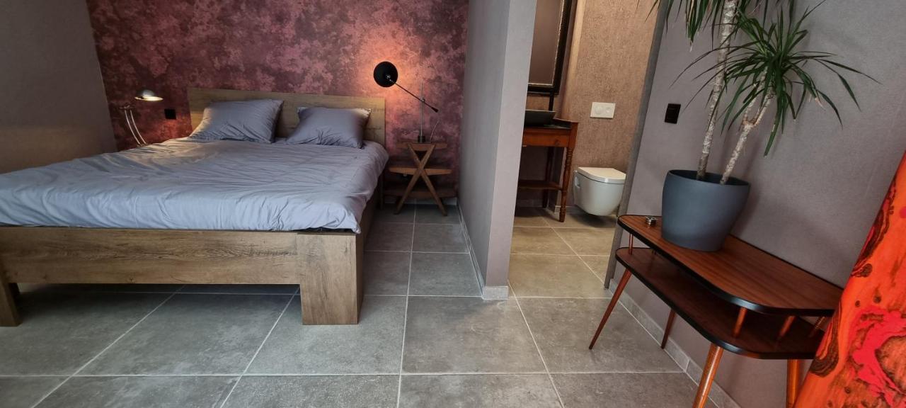 Logies La Chevre Folle - Lodging & Cooking In Style With Shared Kitchen Oostende Dış mekan fotoğraf